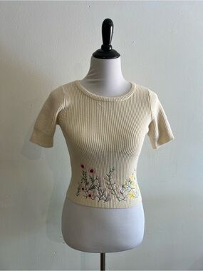 Love By Design Cream Ribbed Short-Sleeve Top sweater with Floral Embroidery